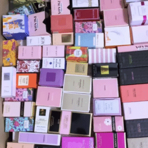 mini perfumes (200pcs random selection) (复制)