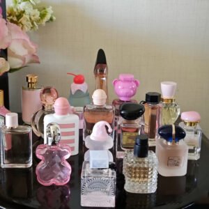 mini perfumes (200pcs random selection) (复制)